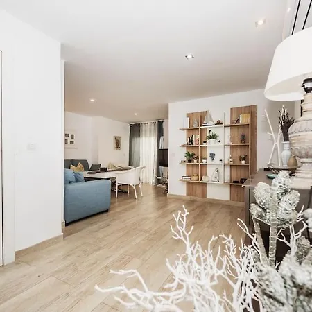 Apartment Modern First Line