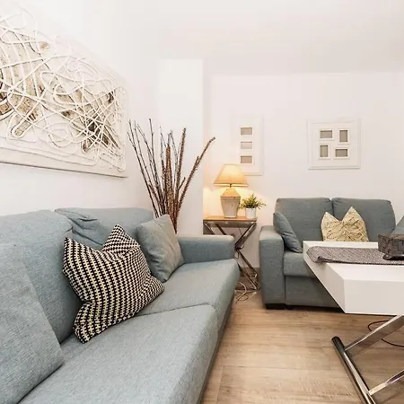 Modern First Line Apartment *